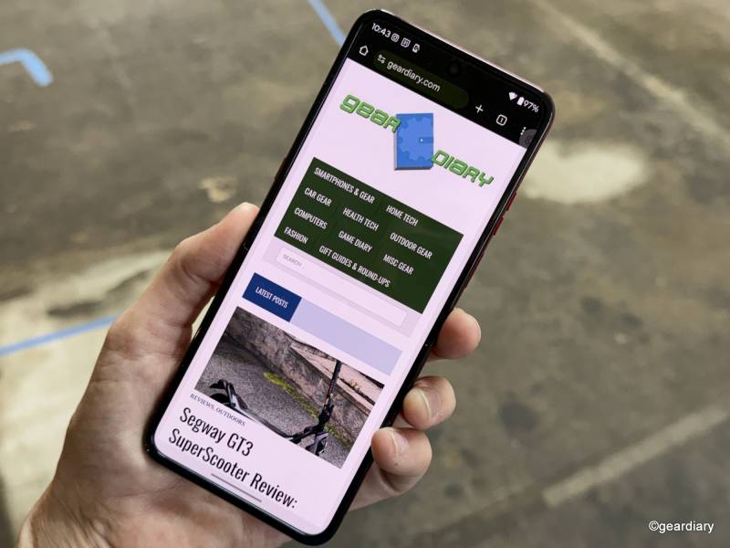 2025 Motorola Razr Ultra Review: Three Months with the Foldable Flip-Phone That’s Still the One to Beat 1 The inner display of the 2025 Motorola Razr Ultra opened to the Gear Diary site