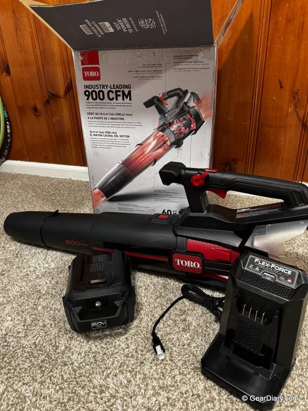 Toro 60V MAX 900 CFM Brushless Leaf Blower Review: Gas-Powered Performance Without the Hassle 3 Contents of the Toro 60V MAX 900 CFM Brushless Leaf Blower's retail box
