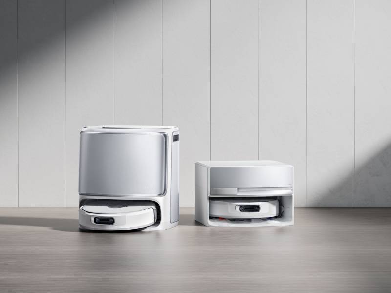 Narwal Flow Robot Vacuum and Mop — Water Tank Version on the left and Compact Version on the right. 