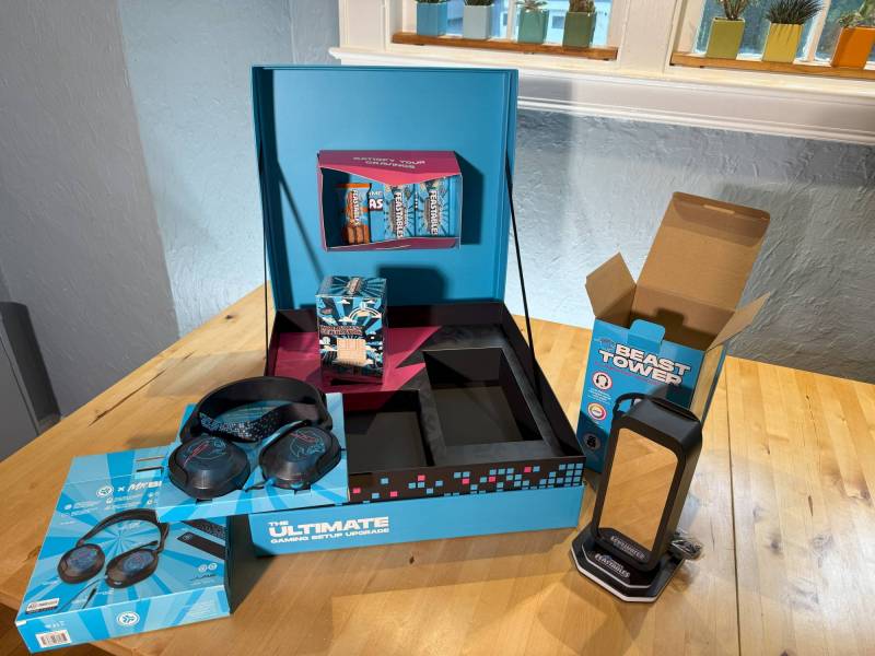 JLab x MrBeast Wired Gaming Headset Review: Solid Sound and a Decent Mic at a Very Low Price 4 items in the JLab x MrBeast Wired Gaming Headset promotional box
