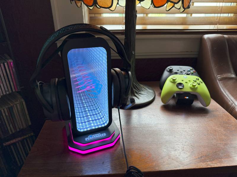JLab x MrBeast Wired Gaming Headset Review: Solid Sound and a Decent Mic at a Very Low Price 17 JLab x MrBeast Wired Gaming Headset stand
