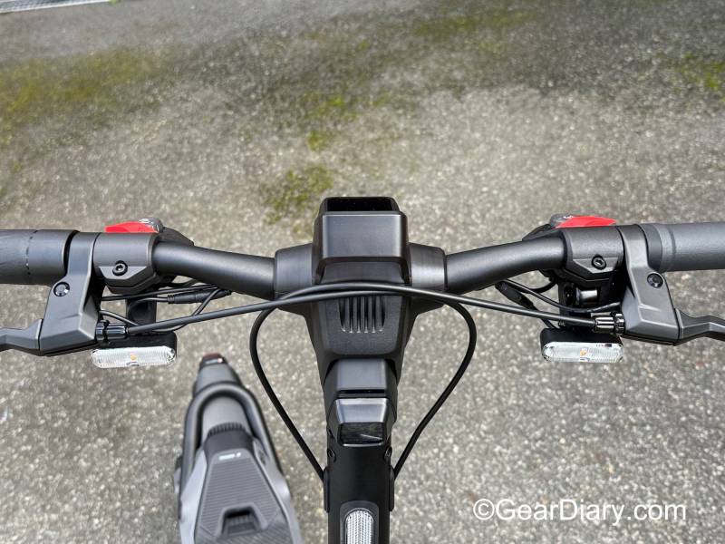 Segway GT3 SuperScooter Review: Speed, Comfort, and Smart Features in This Practical Premium Ride 15 Handlebars and controls on the Segway GT3 SuperScooter