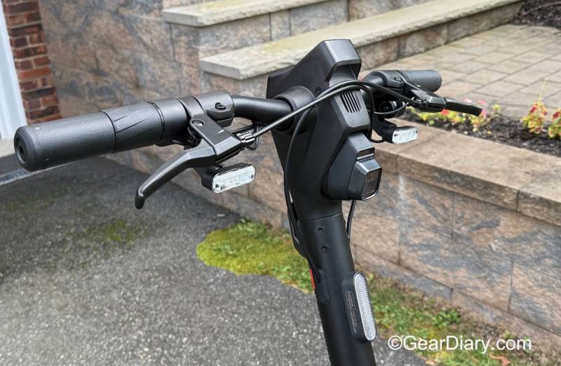 Segway GT3 SuperScooter Review: Speed, Comfort, and Smart Features in This Practical Premium Ride 9 The handlebars on the Segway GT3 SuperScooter