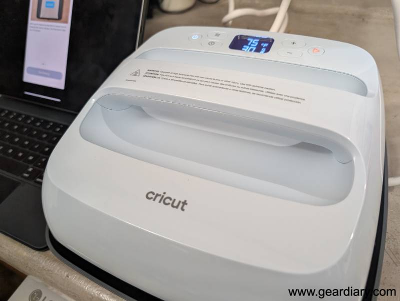 Cricut EasyPress 3 and Cricut Hat Press Review: Pro-Level Heat Transfers Made Easy at Home 1 Cricut EasyPress 3