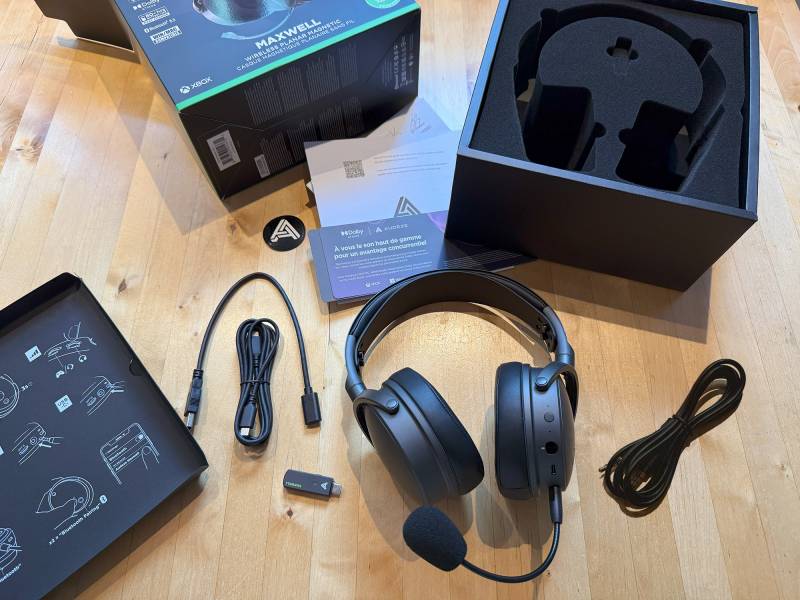 Audeze Maxwell Wireless Gaming Headset Review: Audiophile-Grade Sound in a Top-Tier Gaming Headset 5 The accessories included with the Audeze Maxwell Wireless Gaming Headset