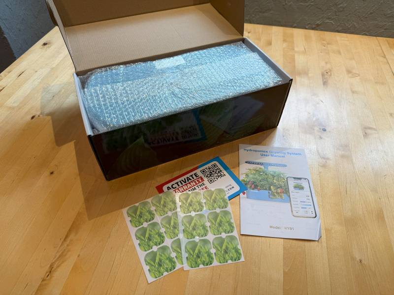 Sainlogic HY01 LED Hydroponics System Review: The (Almost) Perfect Indoor Seed Germinator 2 Inside the Sainlogic HY01 LED Hydroponics System retail box.