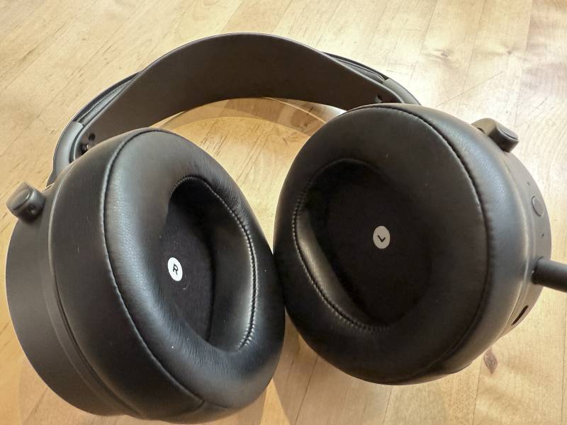 Audeze Maxwell Wireless Gaming Headset Review: Audiophile-Grade Sound in a Top-Tier Gaming Headset 11 The ear cups of the Audeze Maxwell Wireless Gaming Headset