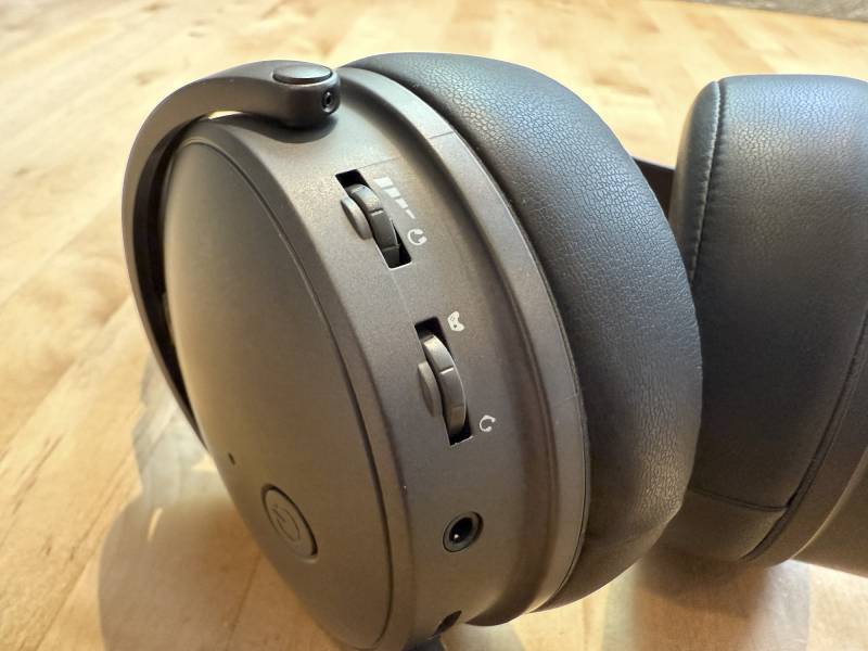 Audeze Maxwell Wireless Gaming Headset Review: Audiophile-Grade Sound in a Top-Tier Gaming Headset 6 Button controls on the Audeze Maxwell Wireless Gaming Headset