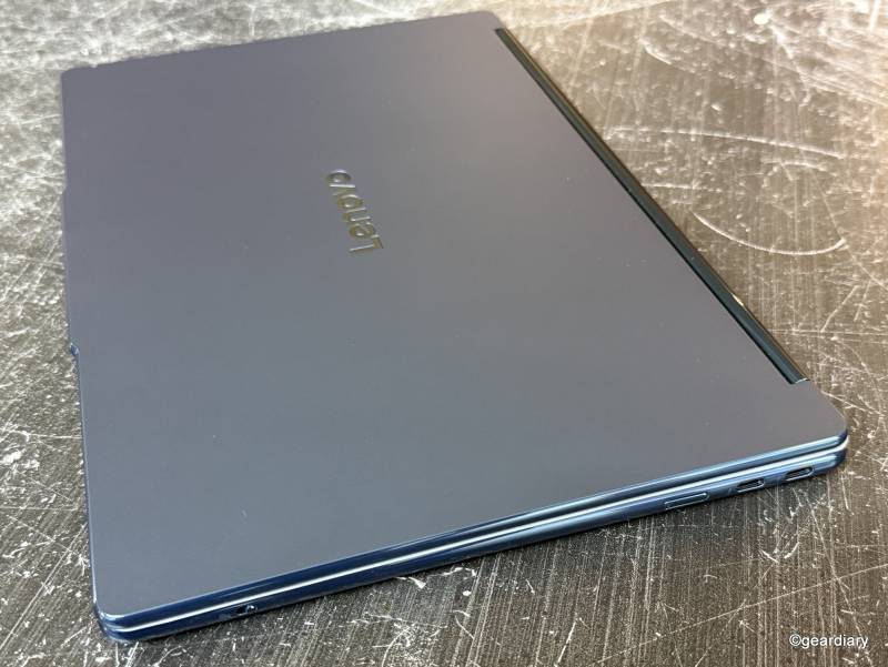 Lenovo Yoga Book 9i Gen 10 Review: A Lightweight Dual-Screen Laptop with Serious Multitasking Skills 16 The right side of the Lenovo Yoga Book 9i Gen 10