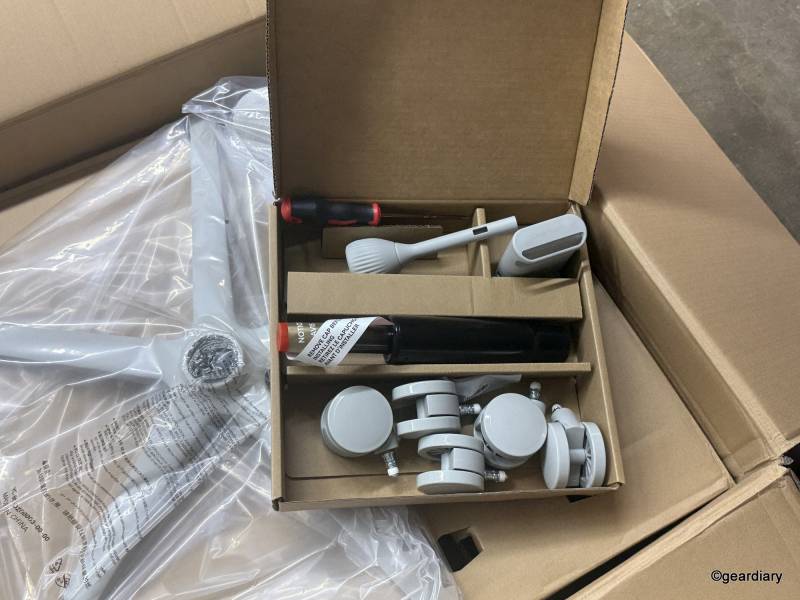 LiberNovo Omni in shipping box