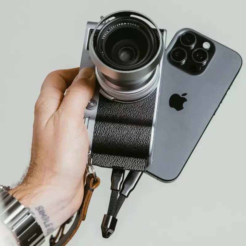 Best iPhone Air & iPhone 17 Series Accessories to Buy Right Now: Cases, Wallets, Screen Protectors, and More 114 Nomad ChargeKey