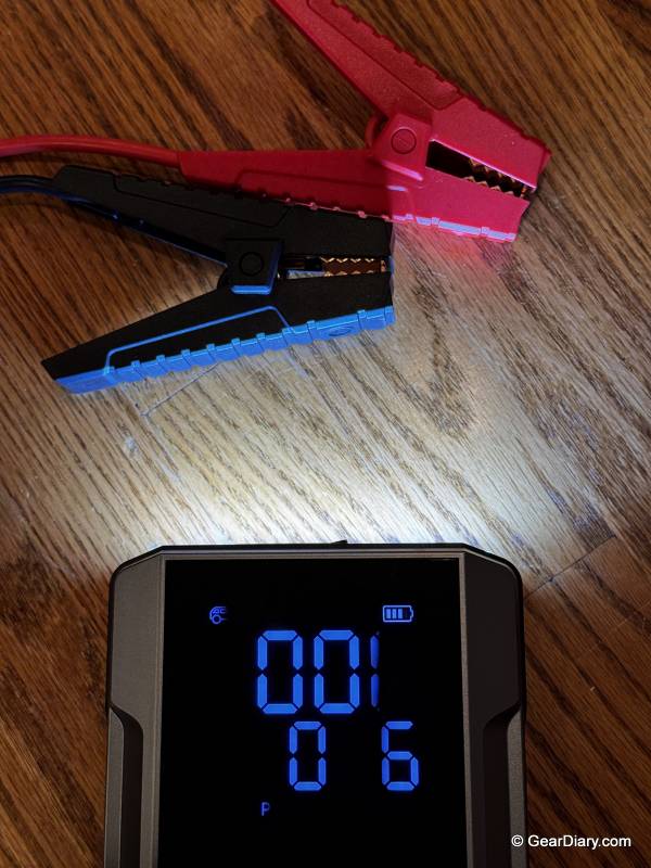 WOLFBOX 3000A Review: The Ultimate All-in-One Jump Starter, Air Compressor, and Power Bank for Every Driver 7 WOLFBOX 3000A Jump Starter with Air Compressor as a flashlight