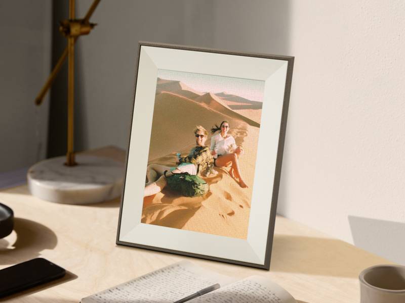 Aura Ink: Aura’s New Cordless 13.3" Color E-Paper Frame Reimagines How You Display Photos 8 Aura Ink