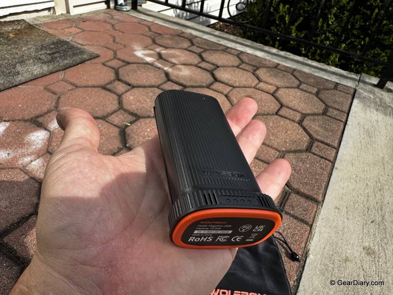 WOLFBOX MF200 Compressed Air Duster Review: The Cordless Cleaning Tool That Actually Replaces Canned Air 5 WOLFBOX MF200 battery