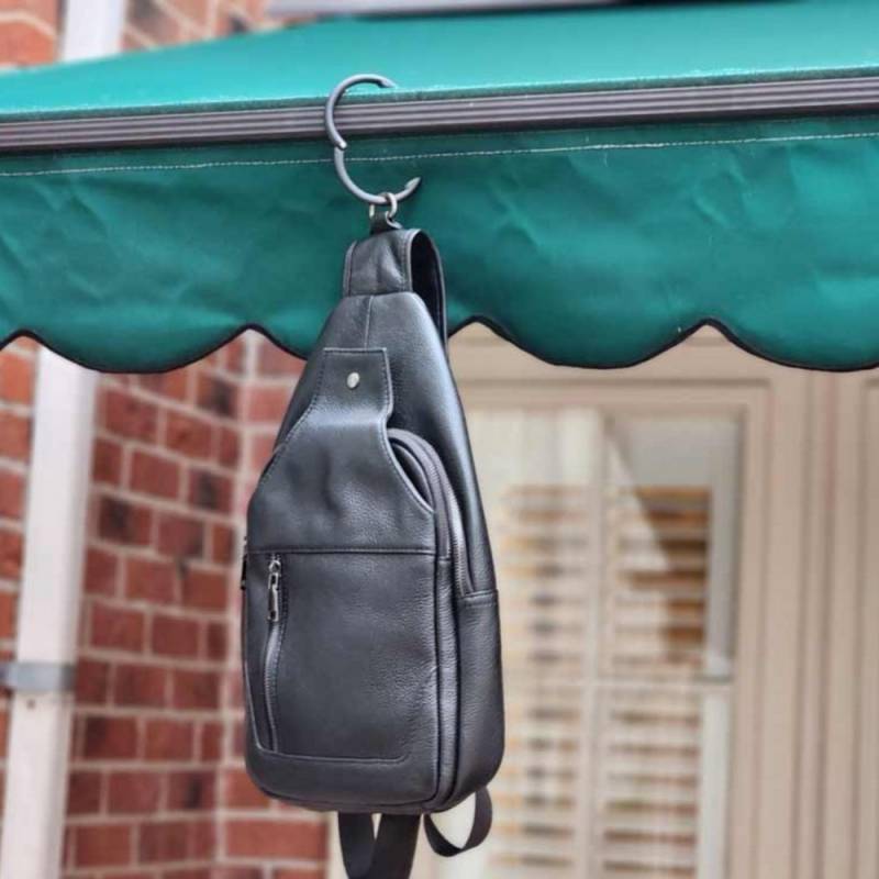 Gear Diary’s 2025 Holiday Gift Guide & Giveaway: Top Stocking Stuffers That Deliver Big Joy in Small Packages 28 Clipa Bag Hanger