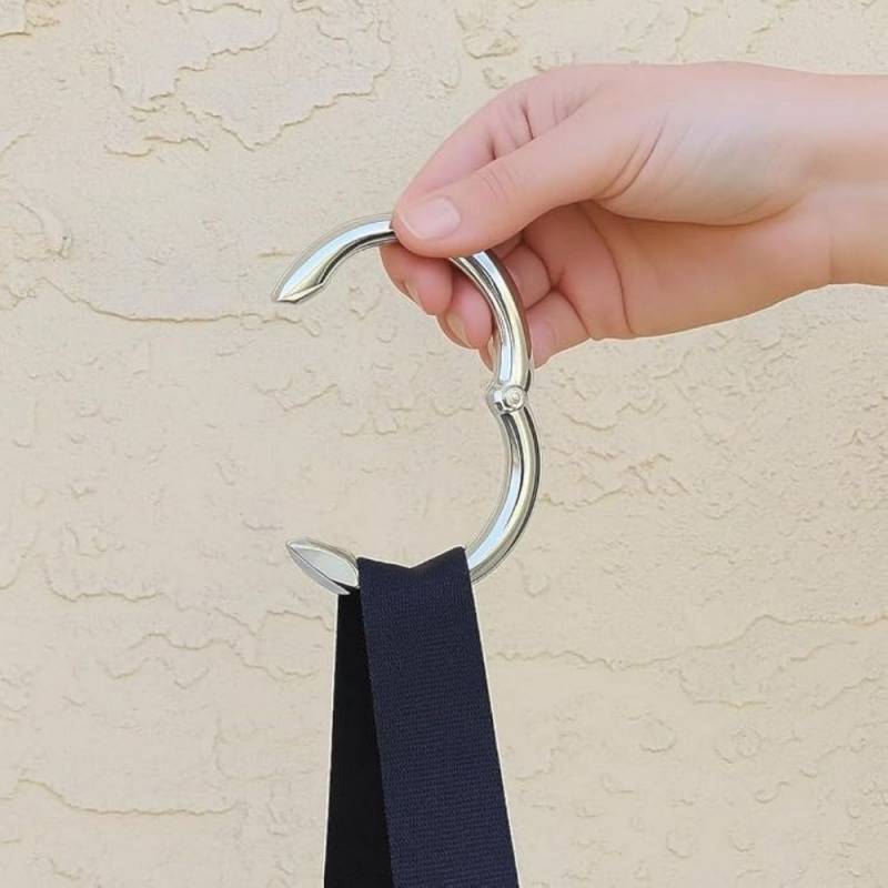 Gear Diary’s 2025 Holiday Gift Guide & Giveaway: Top Stocking Stuffers That Deliver Big Joy in Small Packages 25 Clipa Bag Hanger