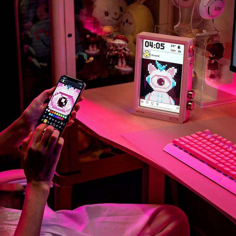 Gear Diary’s 2025 Holiday Gift Guide & Giveaway: Smart Home Tech, Cozy Gadgets, and Connected Comfort 17 Divoom Times Frame
