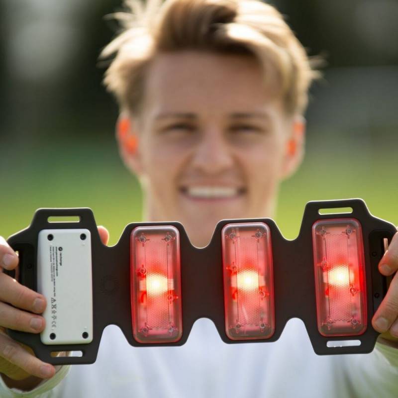 Gear Diary’s 2025 Holiday Gift Guide & Giveaway: Wellness, Self-Care, and the Science of Feeling Good 53 FlexBeam Portable Red Light Therapy Device