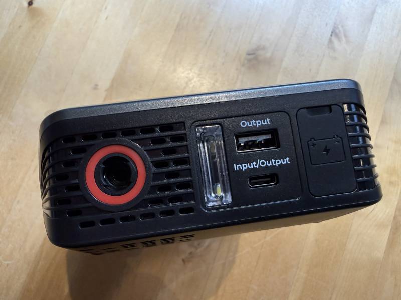 GekoGear AirFlux 300 Portable Air Pump & Jump Starter Review: Simple and Effective Multiuse in a Compact Form 7 Airflux 300 Portable Air Pump & Jump Starter