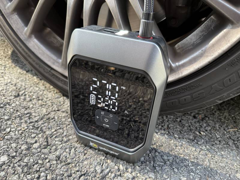 GekoGear AirFlux 300 Portable Air Pump & Jump Starter Review: Simple and Effective Multiuse in a Compact Form 13 GekoGear AirFlux 300 Portable Air Pump & Jump Starter Review: Simple and Effective Multiuse in a Compact Form
