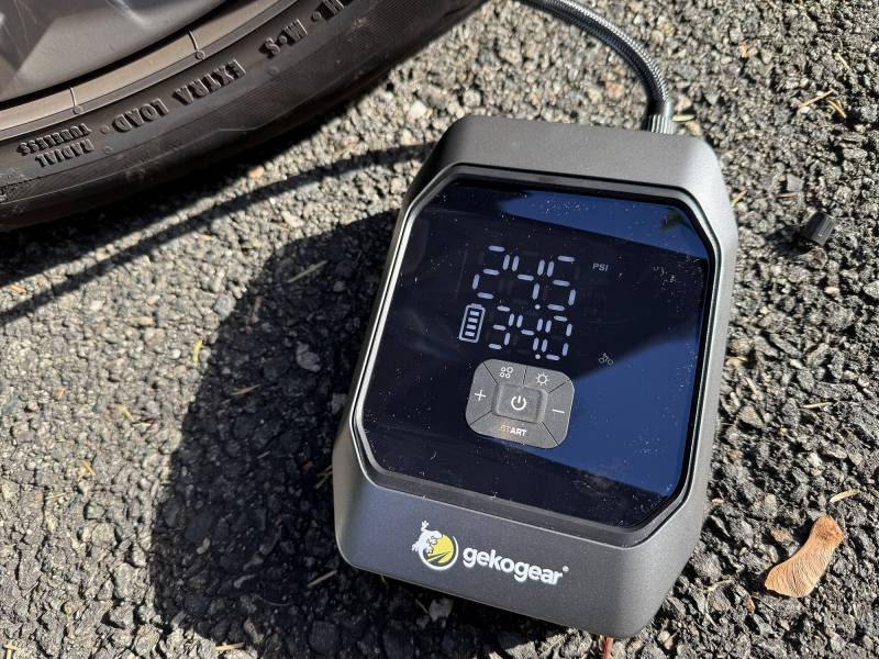 GekoGear AirFlux 300 Portable Air Pump & Jump Starter Review: Simple and Effective Multiuse in a Compact Form 1 Airflux 300 Portable Air Pump & Jump Starter