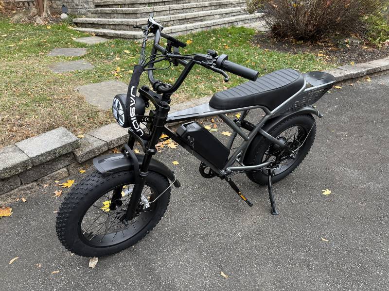 Jasion RetroVolt Pro Review: A 38mph Fat-Tire Powerhouse That's Currently Selling for Just $899 13 Jasion RetroVolt Pro parked on a residential street