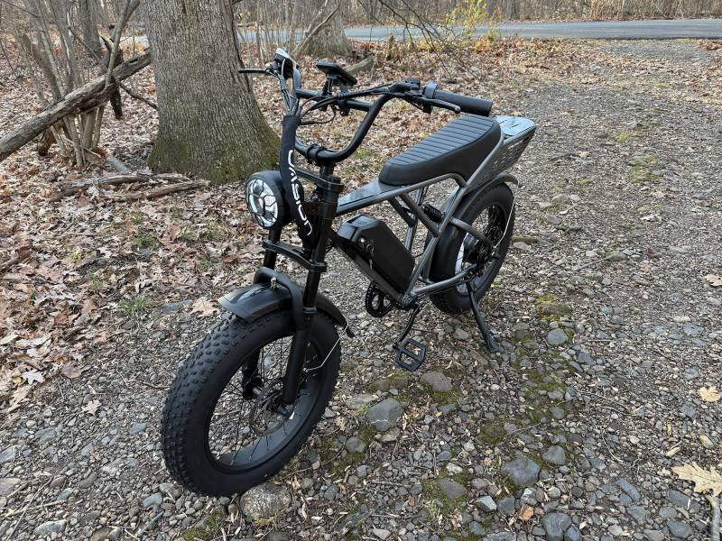 Jasion RetroVolt Pro Review: A 38mph Fat-Tire Powerhouse That's Currently Selling for Just $899 1 Jasion RetroVolt Pro parked near a tree on a leaf-covered lane