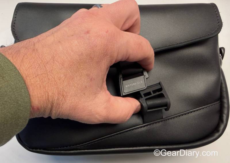 WaterField Hudson Leather Crossbody Review: A Handsome, Handcrafted EDC Bag That Marries Luxury and Function 4 The clasp on the WaterField Hudson Leather Crossbody