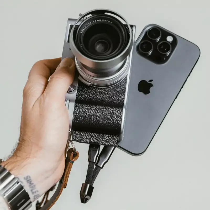 Gear Diary’s 2025 Holiday Gift Guide & Giveaway: Top Stocking Stuffers That Deliver Big Joy in Small Packages 71 Nomad ChargeKey