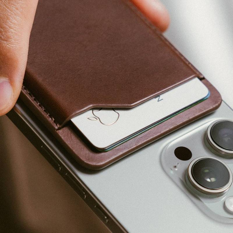 Gear Diary’s 2025 Holiday Gift Guide & Giveaway: Top Stocking Stuffers That Deliver Big Joy in Small Packages 10 Nomad Leather Mag Wallet with Find My Tracking