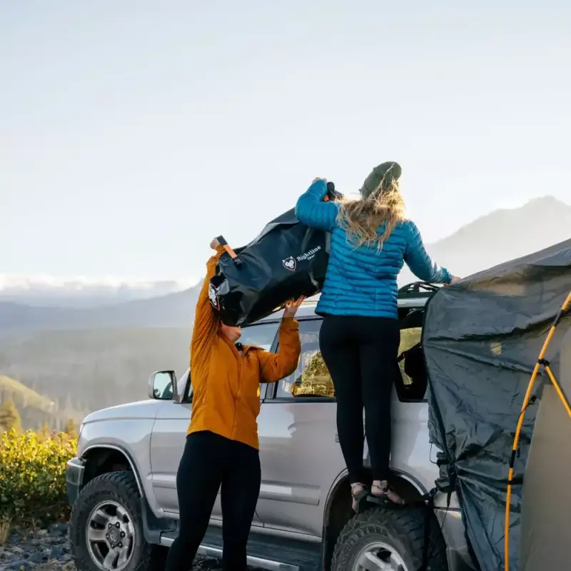 Gear Diary’s 2025 Holiday Gift Guide & Giveaway: Trail-Tested Gifts for Campers, Overlanders, and Outdoors Diehards 23 Rightline Gear Car Top Duffles