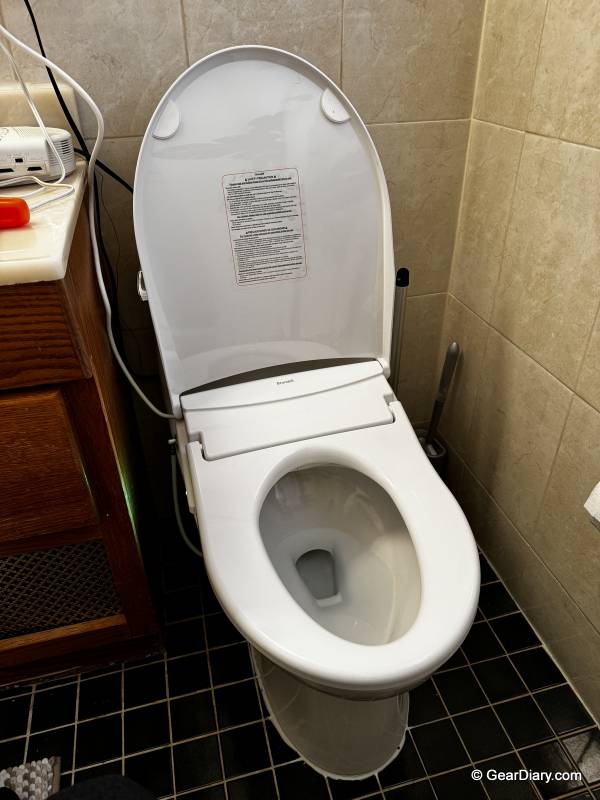 Brondell Swash Thinline T44 Bidet Review: The Slimmest, Most Upscale Bidet Seat We've Tested 9 Brondell Swash Thinline T44