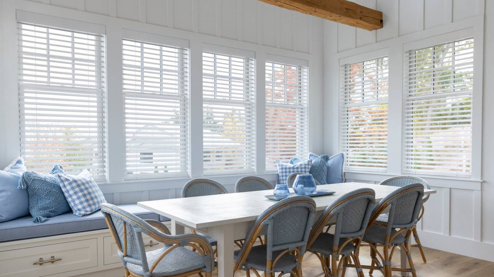 Caséta Smart Wood Blinds