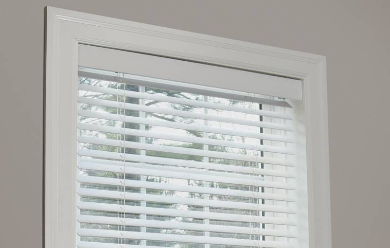 Lutron Caséta Smart Wood Blinds Automatically Adjust to the Sun for Better Light, Comfort, and Privacy 1 Caséta Smart Wood Blinds