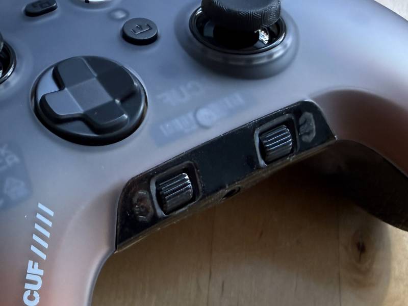 SCUF Valor Pro Wireless Controller Review: Premium Performance, Customization and Price 10 SCUF Valor Pro Wireless Controller buttons and scroll wheels