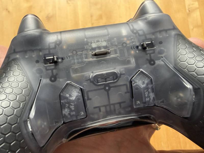 SCUF Valor Pro Wireless Controller Review: Premium Performance, Customization and Price 8 Bottom of the SCUF Valor Pro Wireless Controller