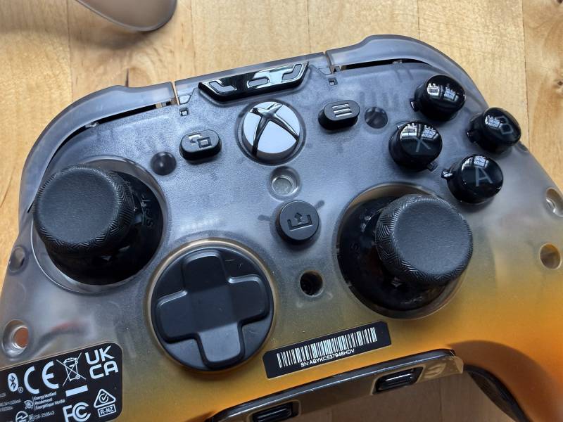 SCUF Valor Pro Wireless Controller Review: Premium Performance, Customization and Price 12 SCUF Valor Pro Wireless Controller with faceplate installed
