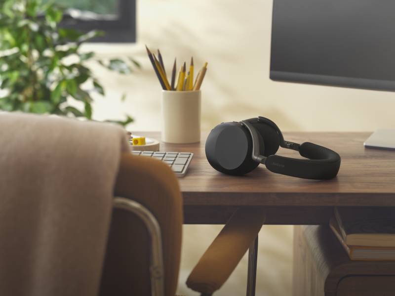Jabra Evolve3 Headsets Will Replace Your Work Headset and Everyday Headphones with One Sleek Package 9 Jabra Evolve3 75