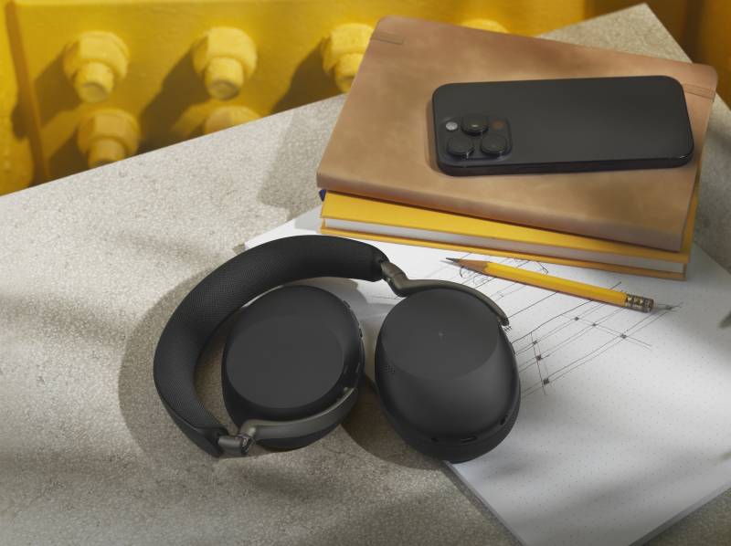 Jabra Evolve3 Headsets Will Replace Your Work Headset and Everyday Headphones with One Sleek Package 4 Jabra Evolve3 85