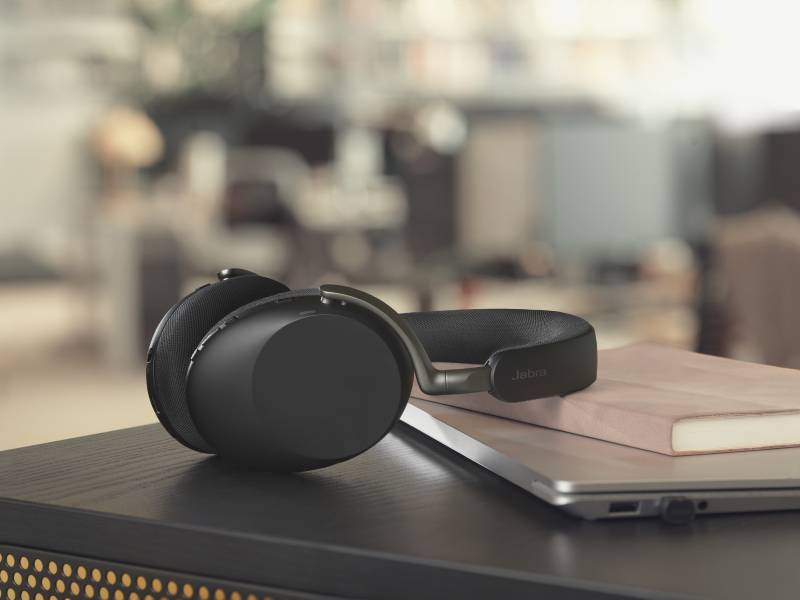 Jabra Evolve3 Headsets Will Replace Your Work Headset and Everyday Headphones with One Sleek Package 12 Jabra Evolve3 85