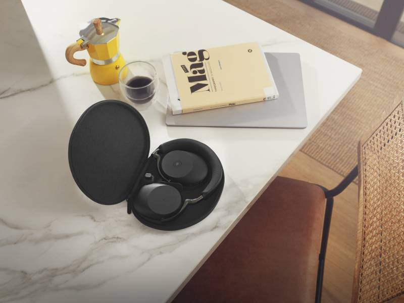 Jabra Evolve3 Headsets Will Replace Your Work Headset and Everyday Headphones with One Sleek Package 6 Jabra Evolve3 85