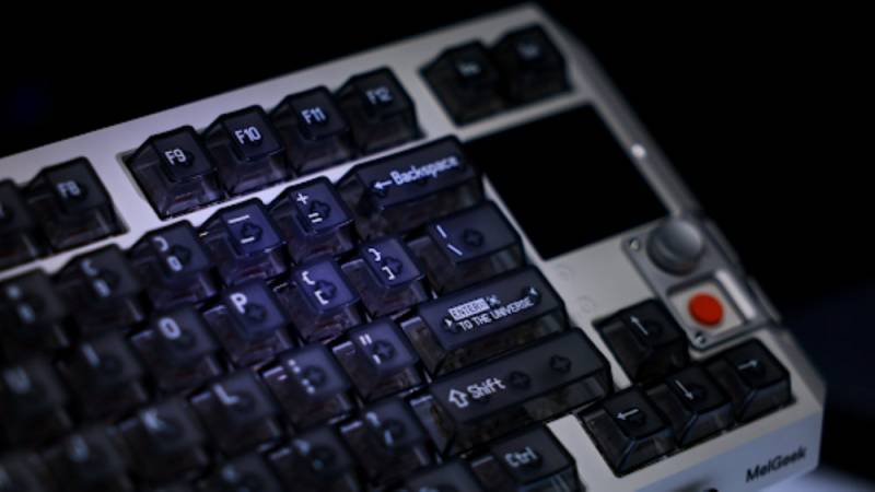 MelGeek Horus Brings Design-First Thinking to the World of Gaming Mice 2 MelGeek Horus