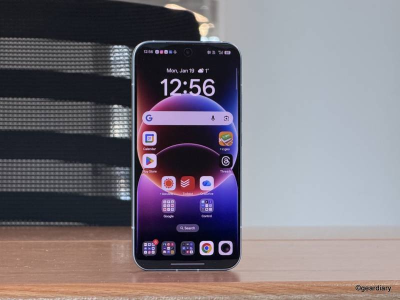 OPPO Reno 15 Pro Review: Beautiful Design, Big Battery, and a “Pro” Camera That Doesn’t Quite Deliver 7 The display on the OPPO Reno 15 Pro