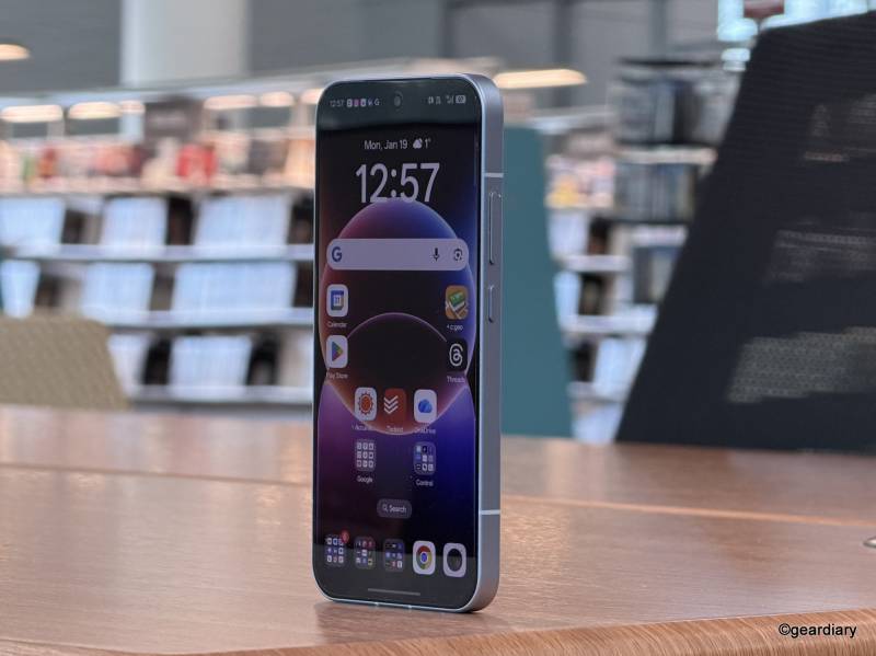OPPO Reno 15 Pro Review: Beautiful Design, Big Battery, and a “Pro” Camera That Doesn’t Quite Deliver 6 The display on the OPPO Reno 15 Pro