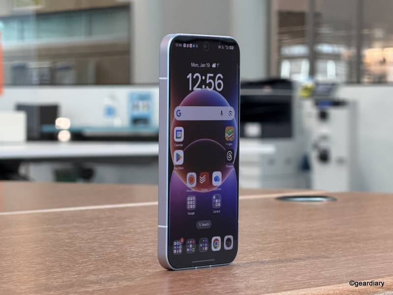 OPPO Reno 15 Pro Review: Beautiful Design, Big Battery, and a “Pro” Camera That Doesn’t Quite Deliver 8 The display on the OPPO Reno 15 Pro