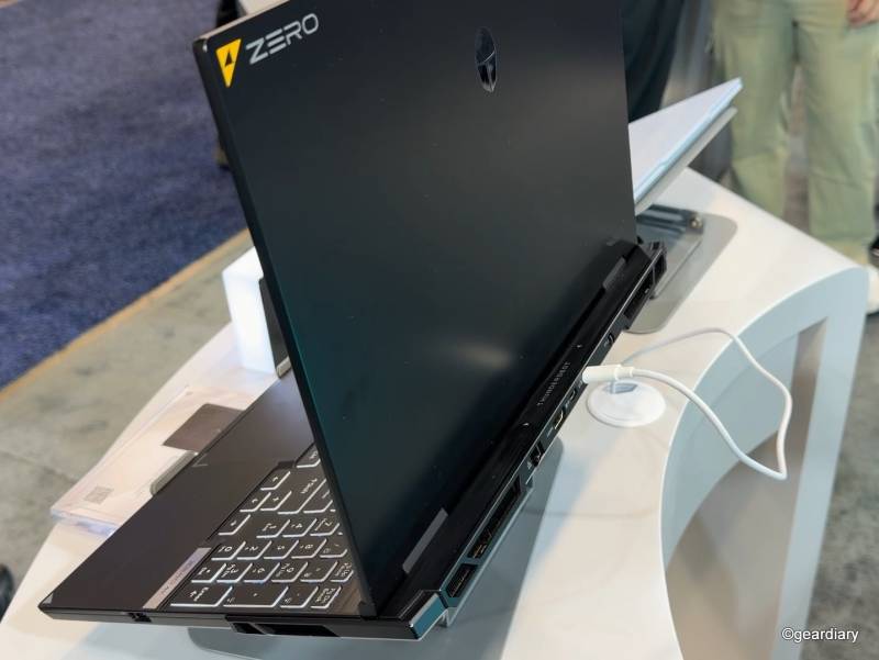 THUNDEROBOT at CES: From Ultra-Light Gaming Laptops to Headphone-Free Monitors, a Full Ecosystem Built for Work and Play 4 ThundeRobot ZERO Air Ultra-Light Gaming Laptop
