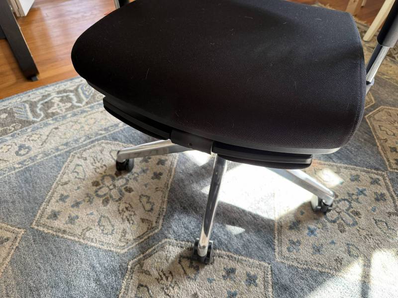 Newtral NT002 Ergonomic Home Office Chair Review: Modern Aesthetic with Active Lumbar Support 19 Newtral NT002