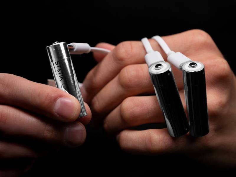 Statik Rechargeable AA and AAA Batteries Promise a Simpler Fix for the Disposable Battery Problem 2 Statik Rechargeable AA and AAA Batteries