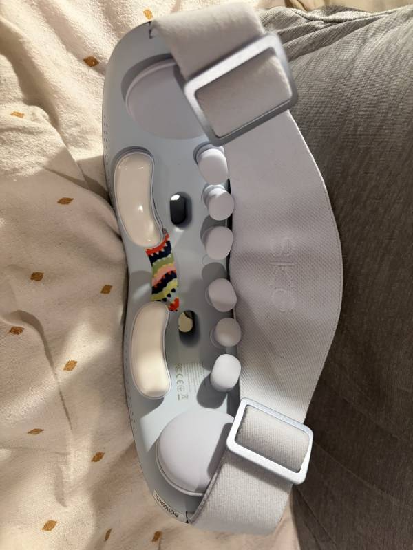 SKG Eye Massager Review: Heat, Cooling, and Compression That Actually Help Relieve Headaches 2 SKG eye massager