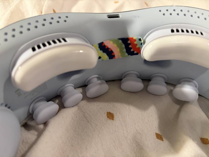 SKG Eye Massager Review: Heat, Cooling, and Compression That Actually Help Relieve Headaches 4 SKG eye massager